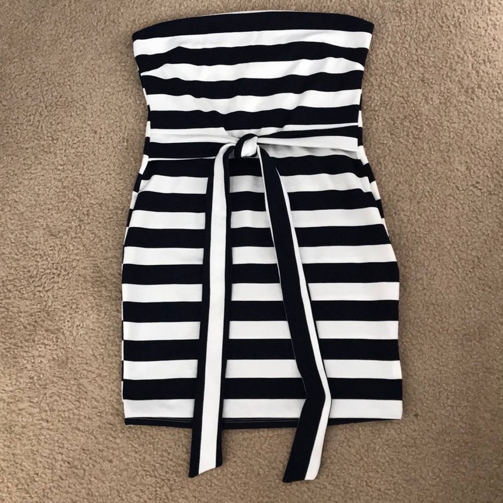 NWT Navy/White strapless dress w/tie waist - Sz L